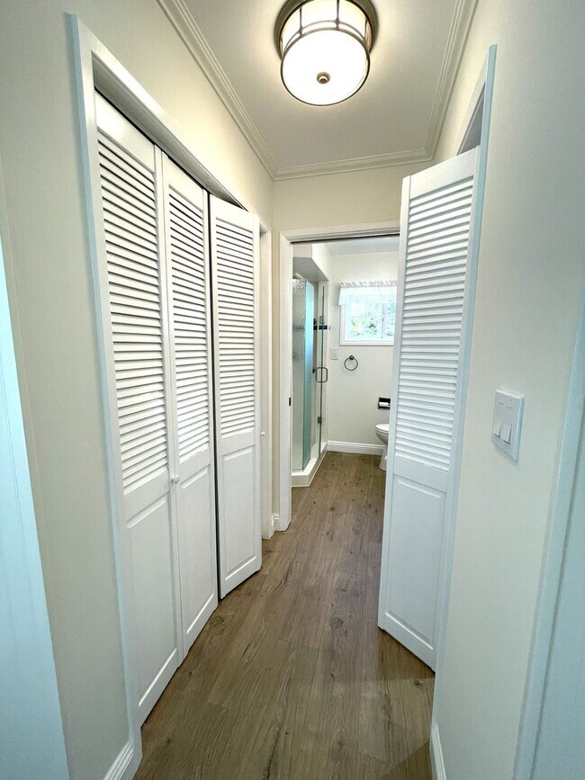 Building Photo - Charming updated 3-bedroom home with a/c near Victor Park