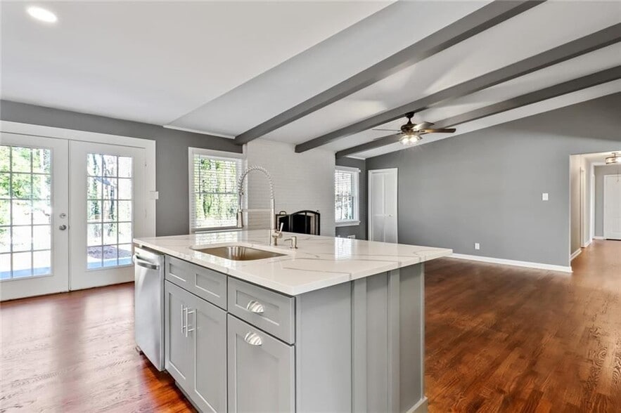 Building Photo - 2341 Rubart Dr
