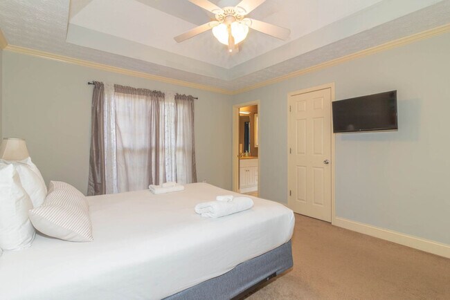 Building Photo - 4235 King Arthur Pl