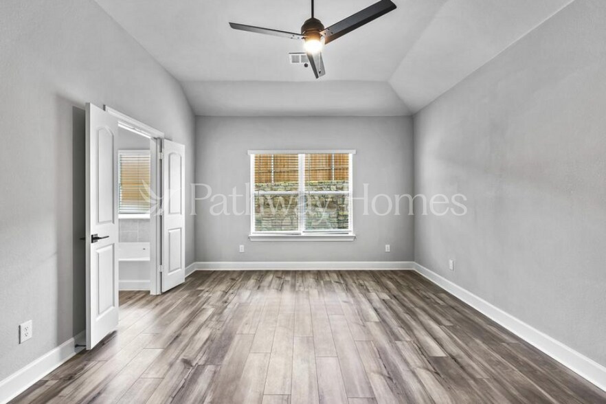 Building Photo - 1033 Sleepy Owl Ln