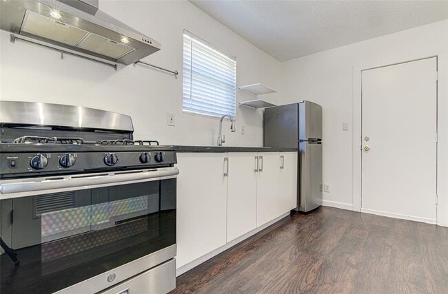 Building Photo - 912 Catalpa St