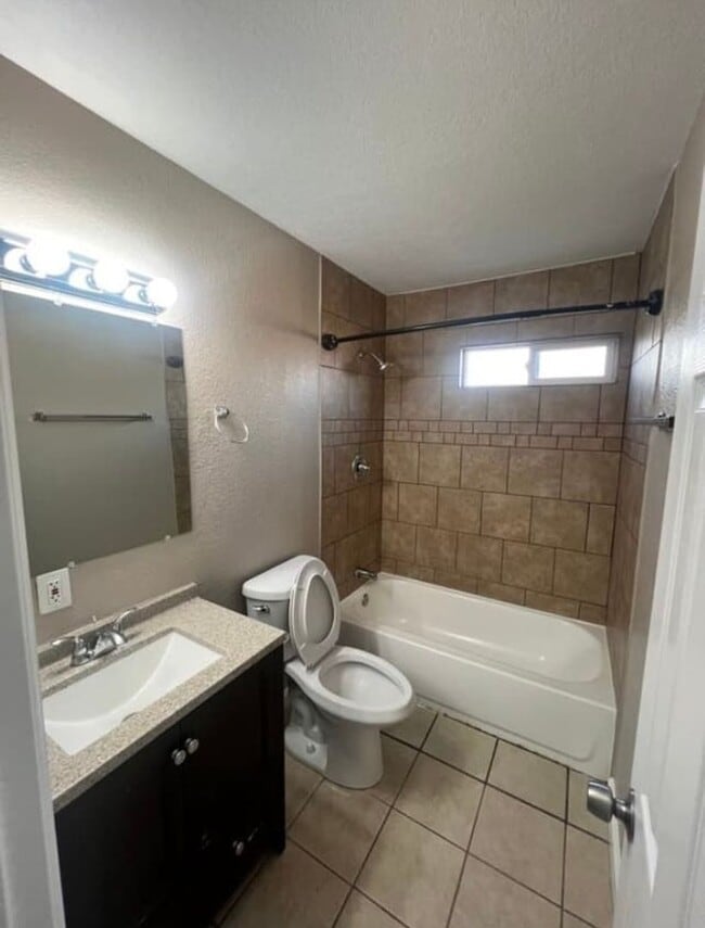Building Photo - 1130 Mojave Dr