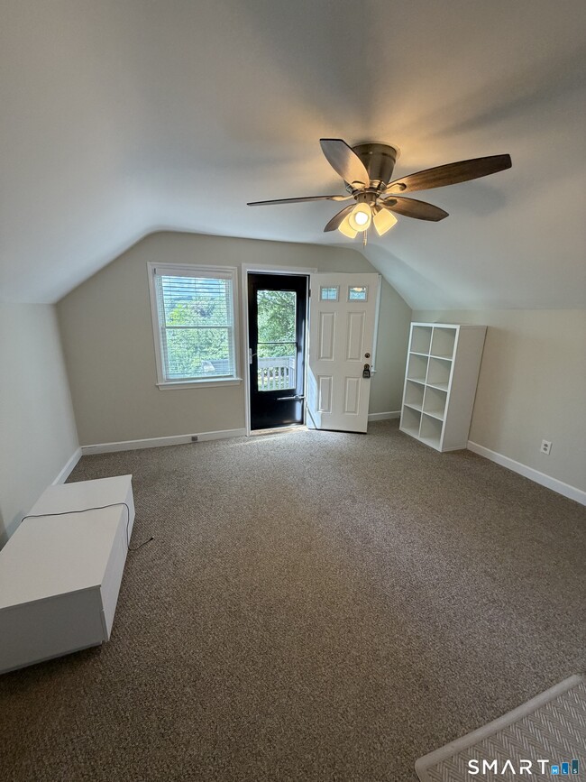Building Photo - 11 Bonazzo Dr
