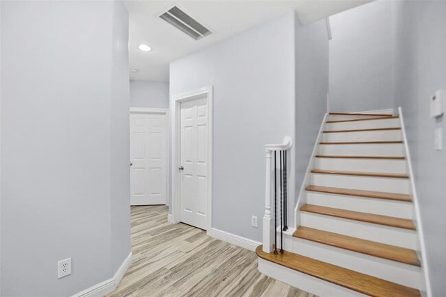 Building Photo - 5954 Kansas St