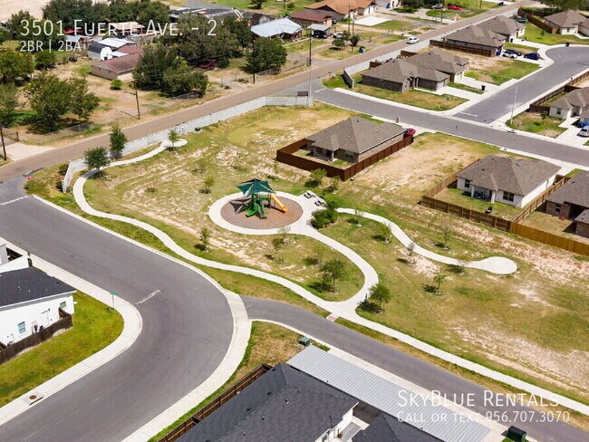Building Photo - 3501 Fuerte Ave