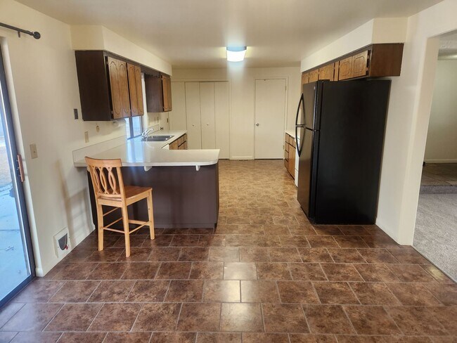 Building Photo - Coming Soon! 4 bedroom 2 bath