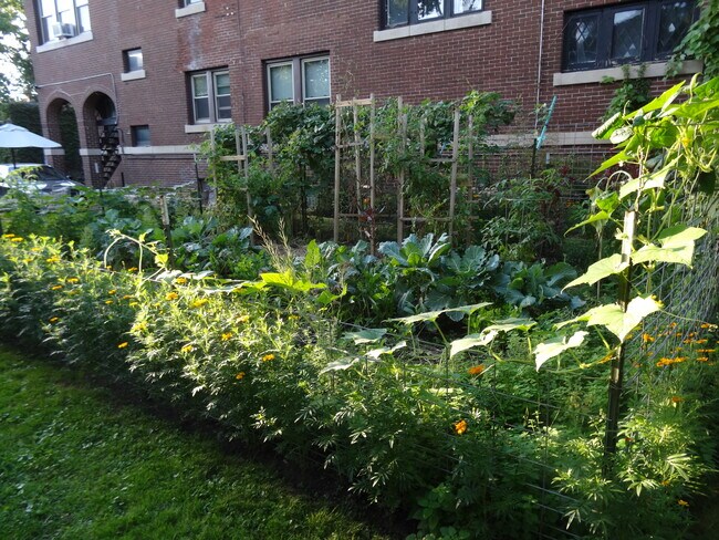 Building Photo - 1900 Colfax Ave S
