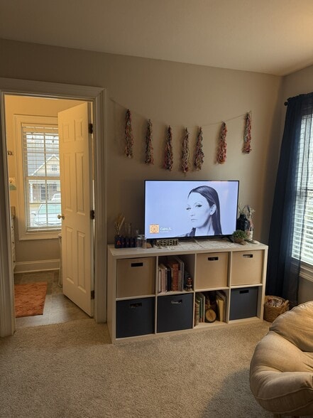 Building Photo - 807 W Longleaf Dr