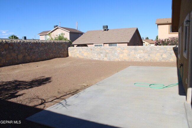 Building Photo - 13985 Sandy Rock Dr