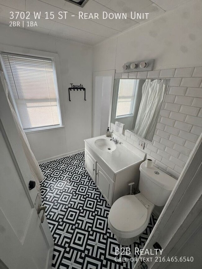 Building Photo - 3702 W 15th St