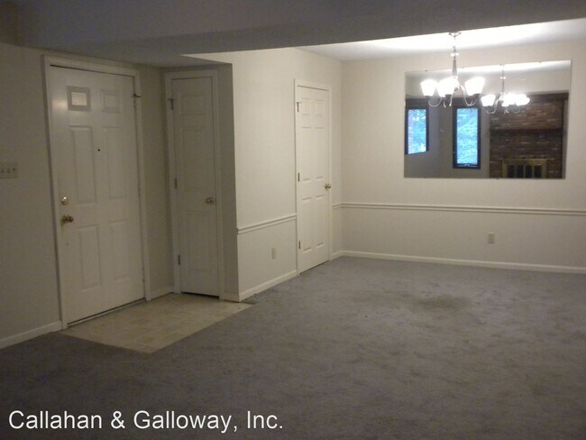 Building Photo - 104 E Green Meadows Rd
