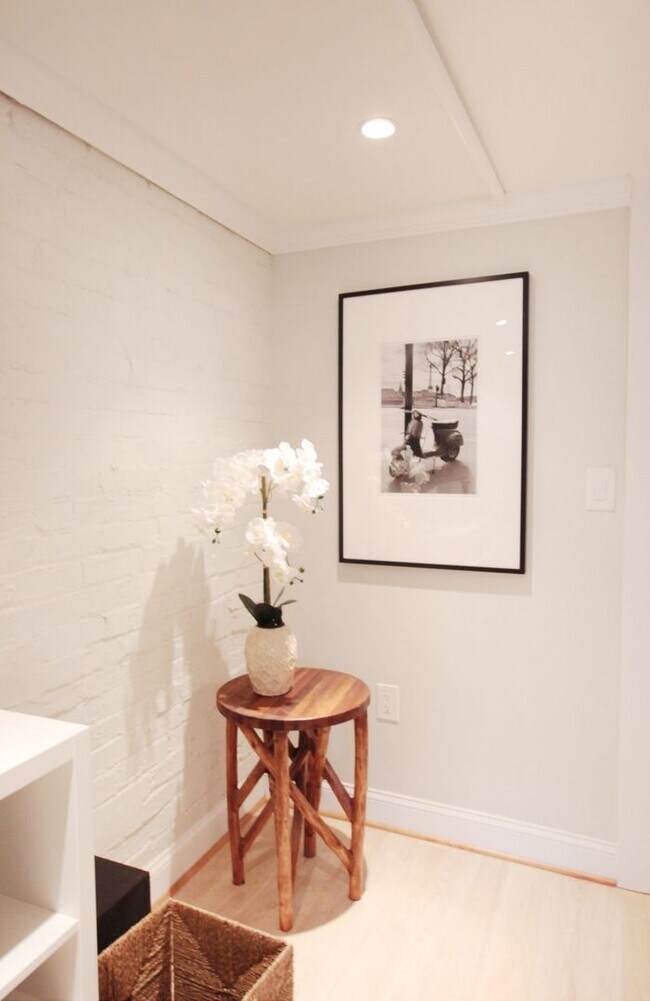 Building Photo - 3215 11th St NW