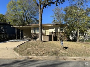 Building Photo - Updated 3 bedroom 1 bath home near UAMS