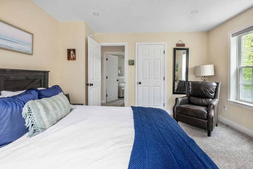 Building Photo - 90 Farragut St