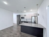 Building Photo - 4819 Caroline St