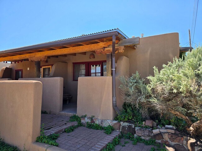 Primary Photo - 631 Don Felix St