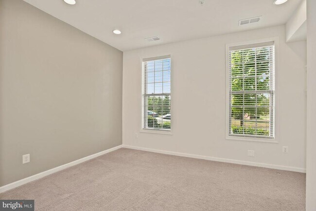 Building Photo - 43176 Witham Square