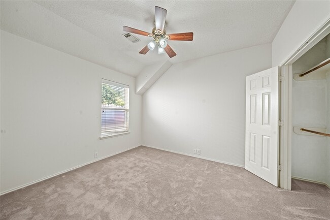 Building Photo - 11843 Leaf Oak Dr