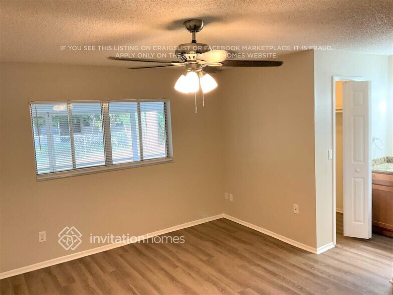 Building Photo - 143 Hidden Lake Dr