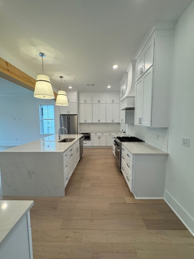 Building Photo - Belmont 1221