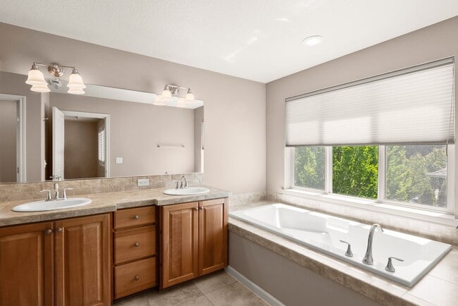 Building Photo - 13294 SW Alpine View