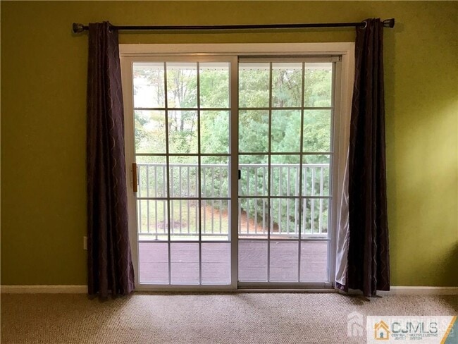 Building Photo - 141 Forest Dr