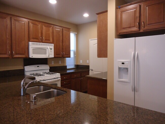 Building Photo - GORGEOUS TWO STORY HOME IN GRANITE HILLS 4 BR, 2.5 BA, 2 CAR GAR