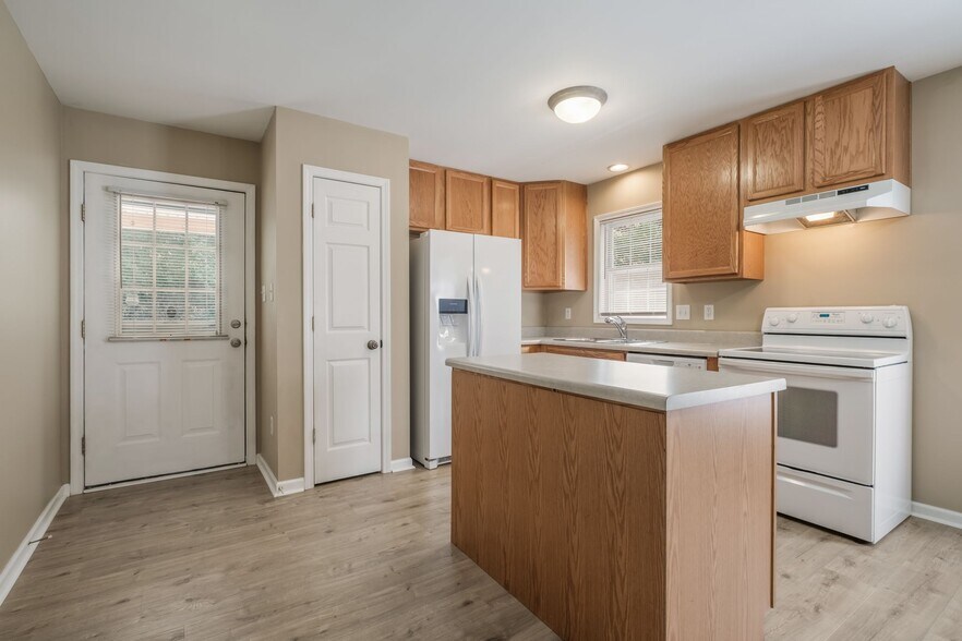 Building Photo - 2644 Hibbitts Rd