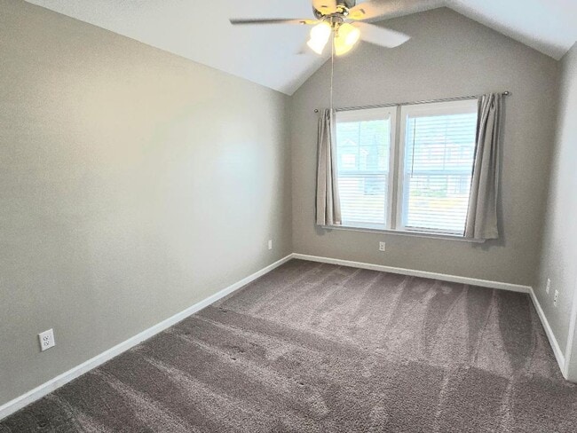 Building Photo - 733 Courtland Ln