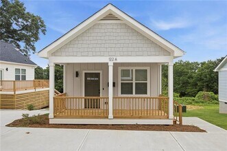Building Photo - 122 Hilltop Dr SW