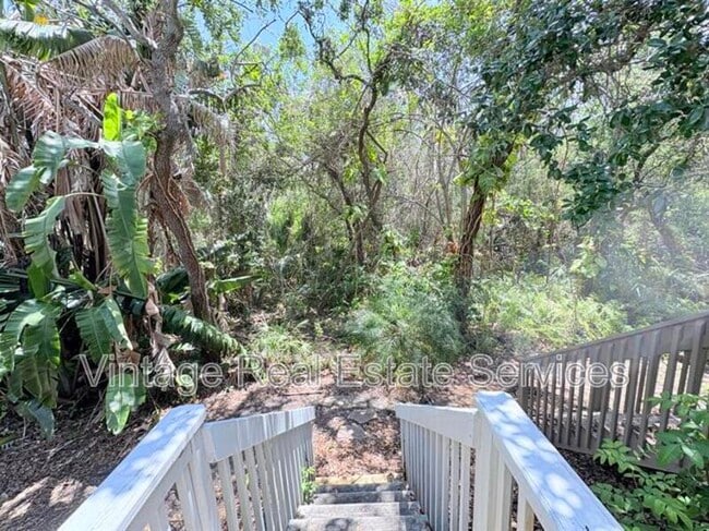 Building Photo - 2856 Bayshore Trails Dr