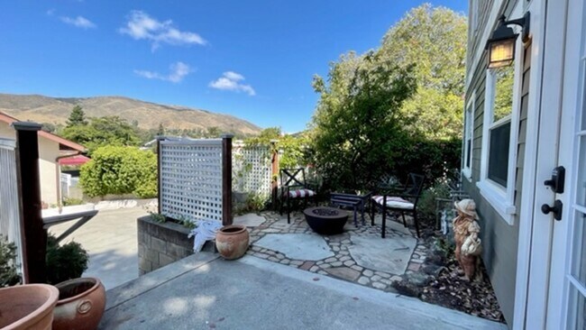 Building Photo - Furnished 1 Bedroom Flat Near Downtown SLO ** All Utilities Included