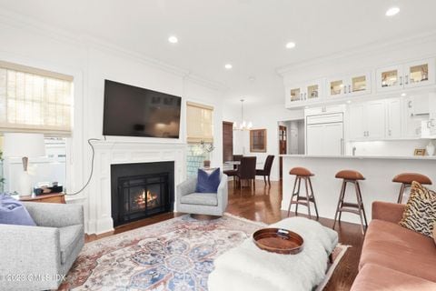 Building Photo - 39 Woodland Dr