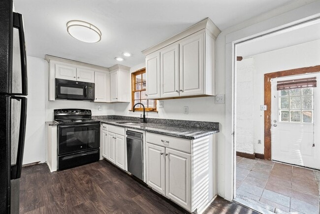 Building Photo - 211 St John St