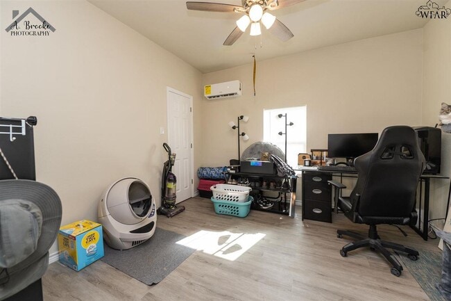 Building Photo - 514 S Archer St