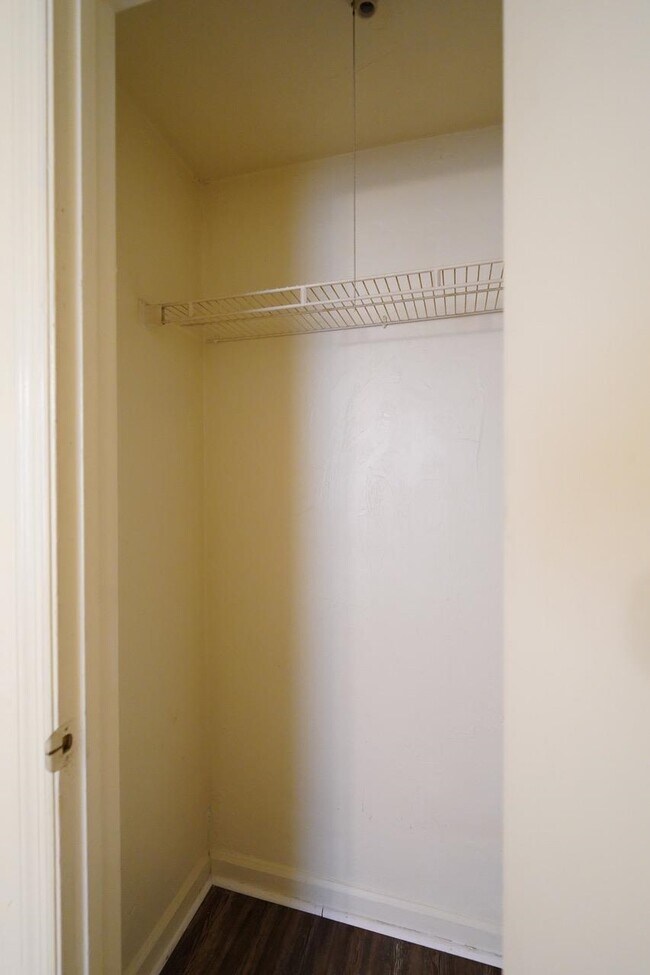 Building Photo - 1219 N Duval St