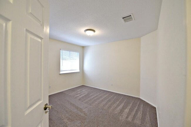 Building Photo - 10508 Hainsworth Park Dr