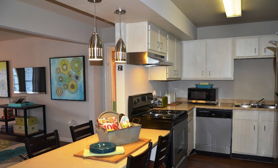 University Village At Austin Tx Apartment Finder