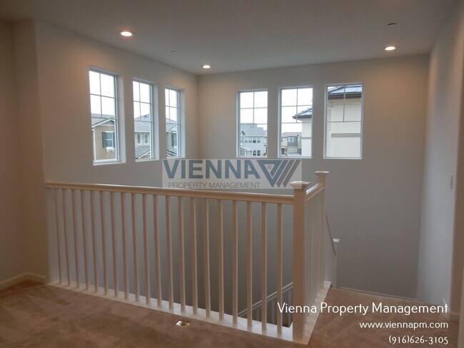 Building Photo - 1271 Goldenrod Way