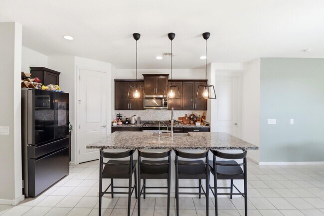 Building Photo - 6737 W Vly Vw Dr