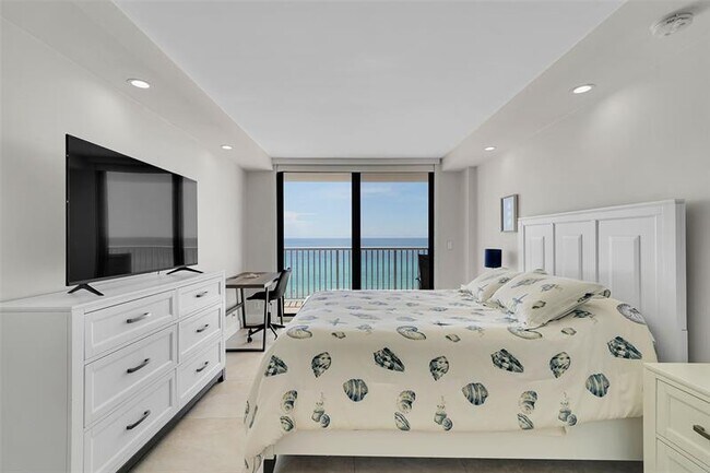 Building Photo - 400 N Surf Rd