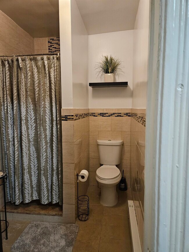 Building Photo - 1300 43rd St