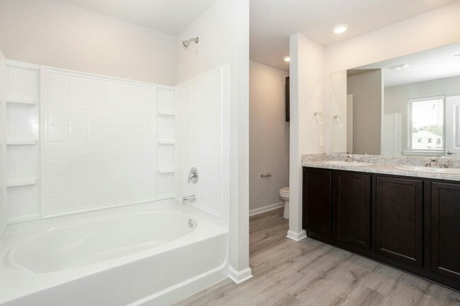 Building Photo - 48440 Fox Hollow Blvd