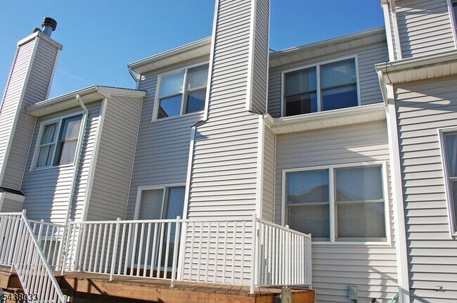Building Photo - 125 Springhill Dr