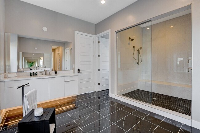 Building Photo - 5289 Feathertop Dr