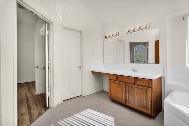 Building Photo - 5201 Penny Rd