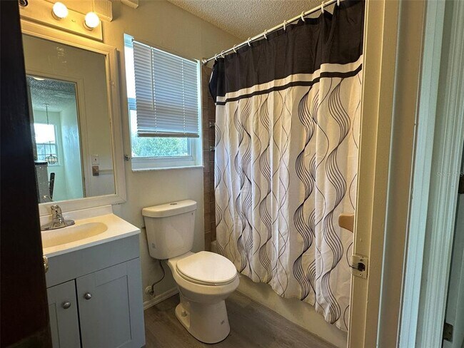 Building Photo - 4416 Englewood Rd