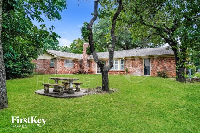 Building Photo - 1424 Wreyhill Dr