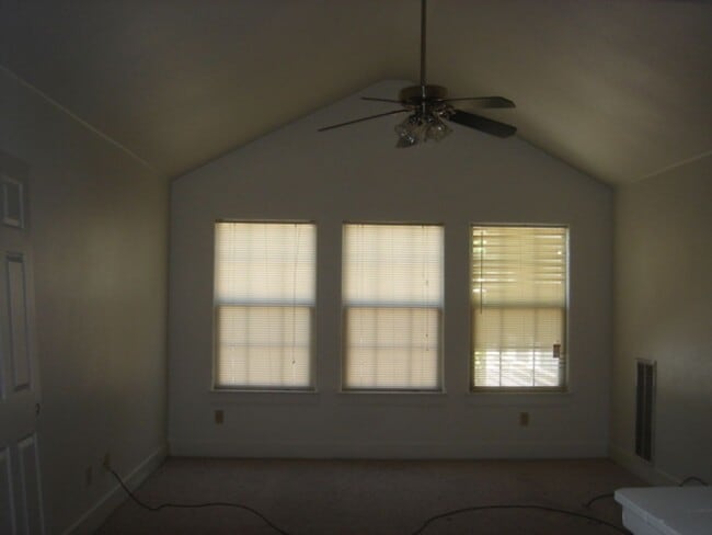 Building Photo - 5101 Martin Ave