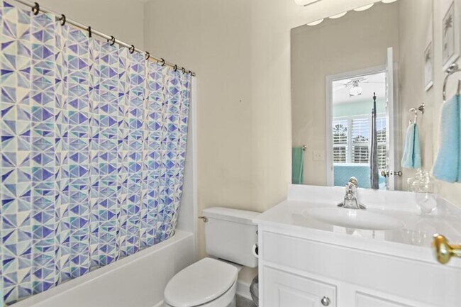 Building Photo - 3648 Billings St